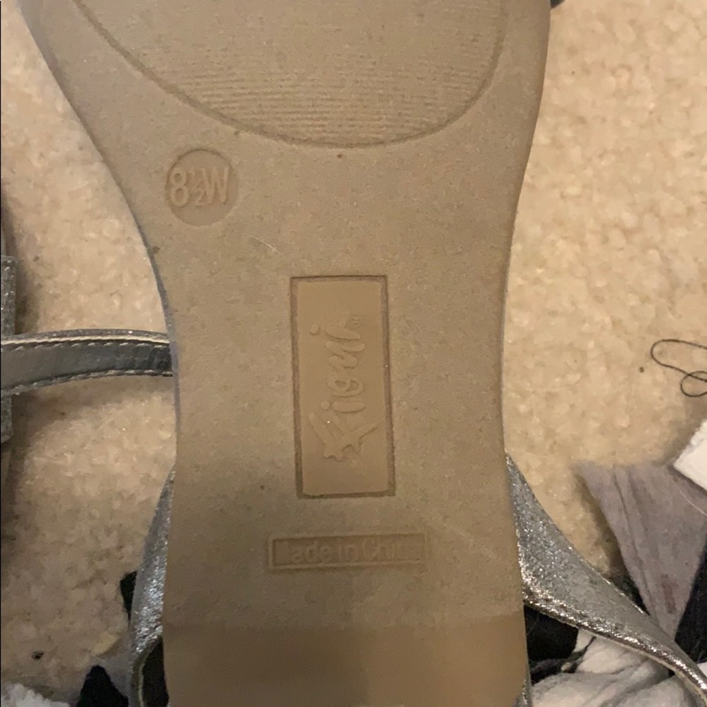 High heels - Picture 3 of 3